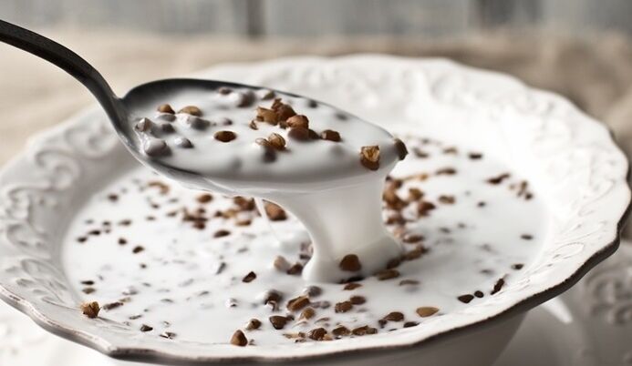 The buckwheat is soaked in kefir